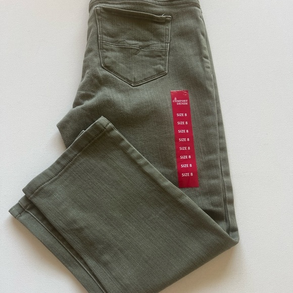 NWT Women's Comfort Denim Jeans Size 8/20" Inseam Color Green (A) - Picture 1 of 10